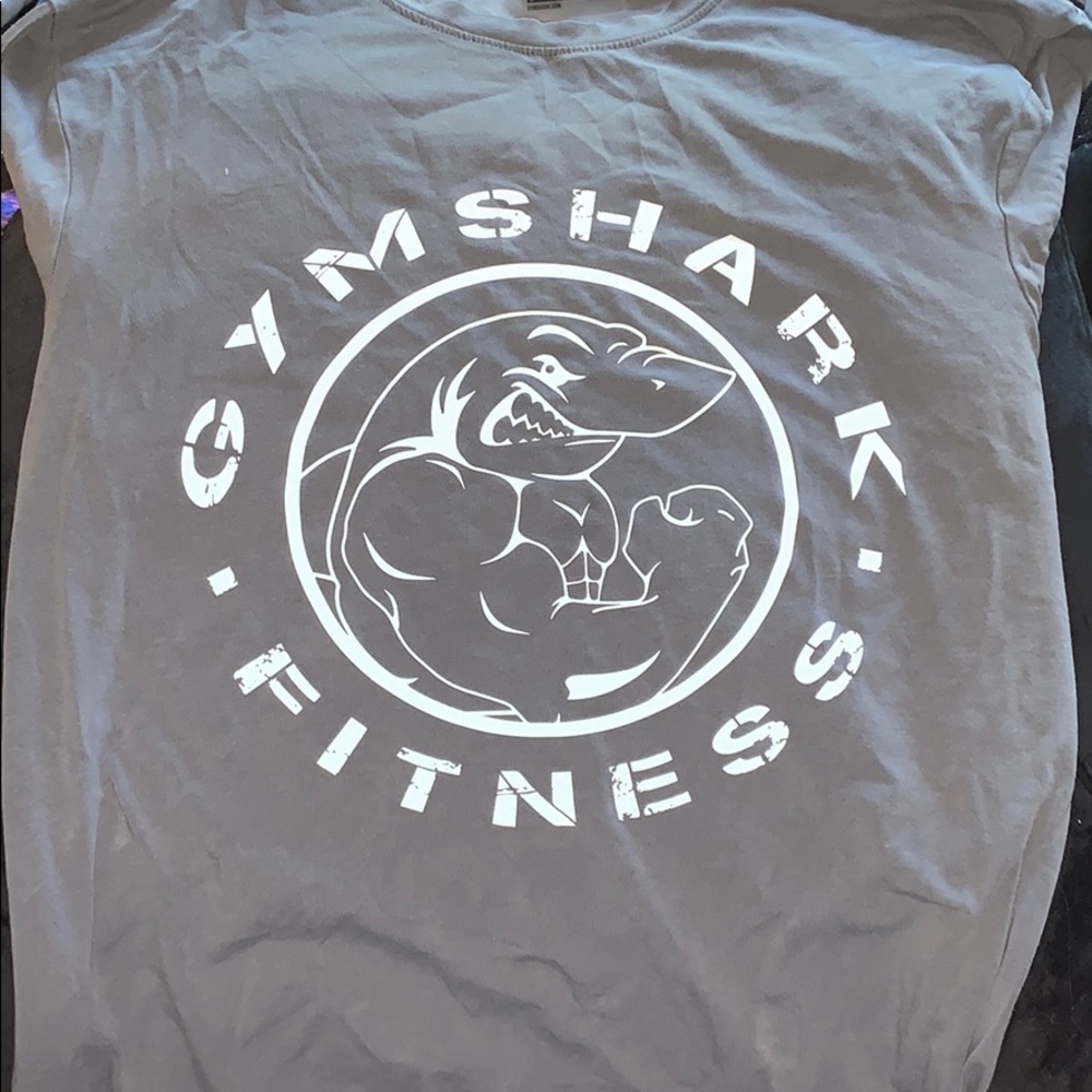 Gym shark tee